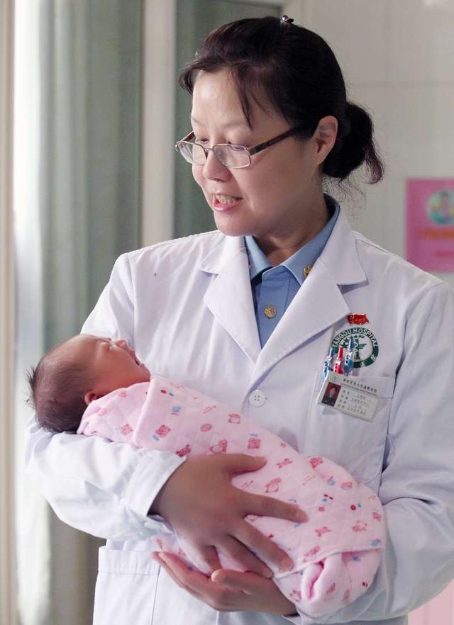 借卵试管婴儿为什么会基因有问题